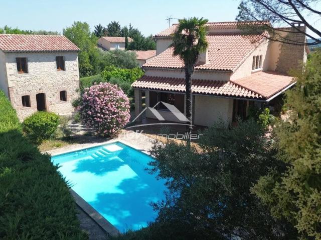 Maison 11 pièces 200 m²