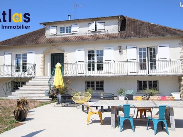 Maison 11 pièces 205 m²