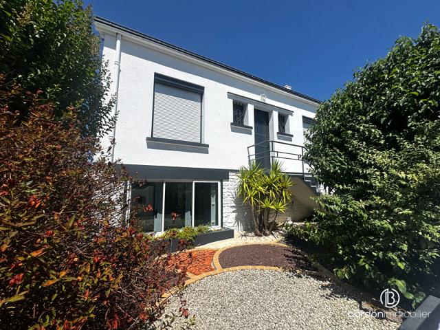 Maison 11 pièces 208 m2 A seulement 1km des commodités de Challans