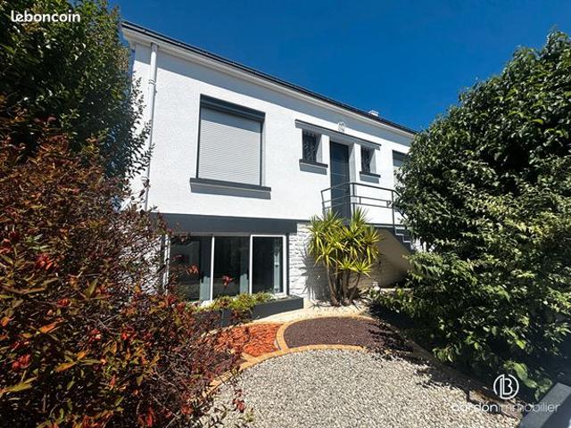Maison 11 pièces 208 m²
