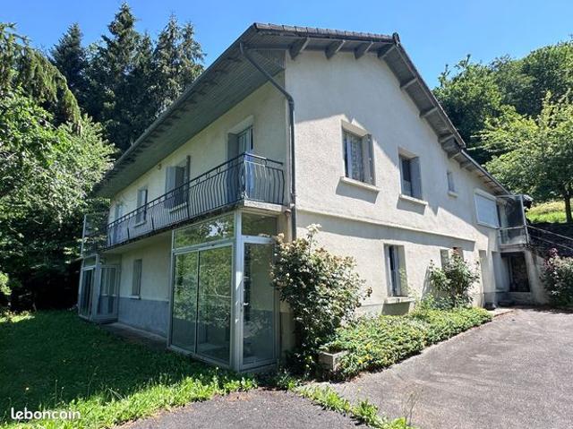 Maison 11 pièces 213 m²