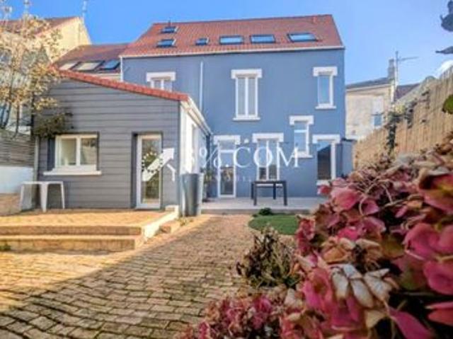 Maison 11 pièces 210 m²