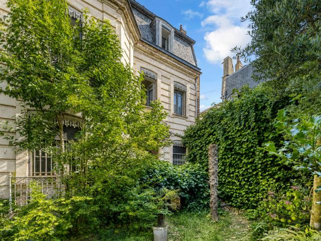 Maison 11 pièces 210 m²