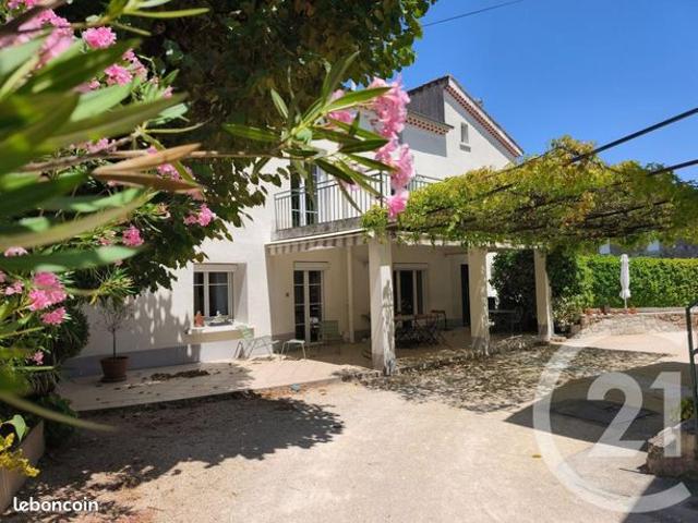 Maison 11 pièces 210 m²