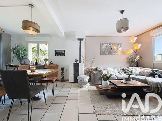 Maison 11 pièces 211 m²