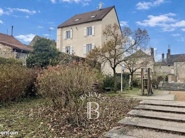 Maison 11 pièces 212 m²