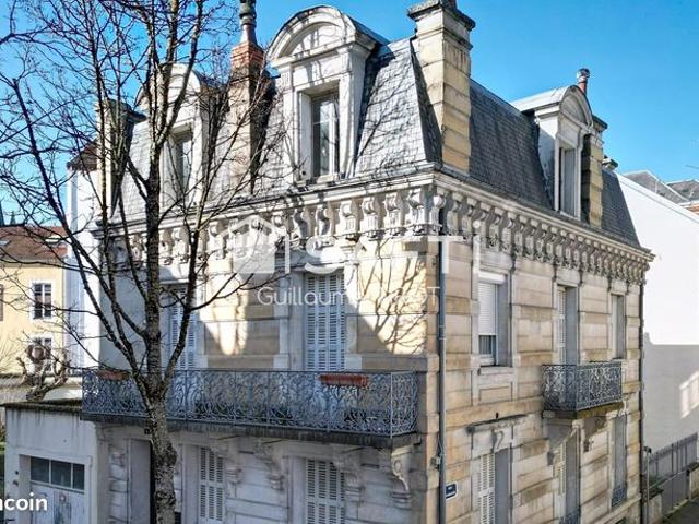 Maison 11 pièces 212 m²