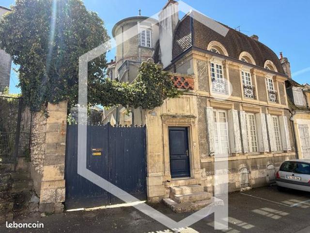 Maison 11 pièces 215 m²