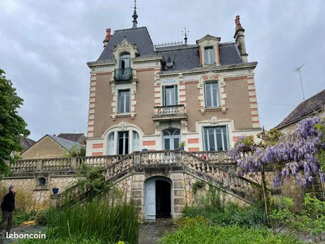 Maison 11 pièces 218 m²