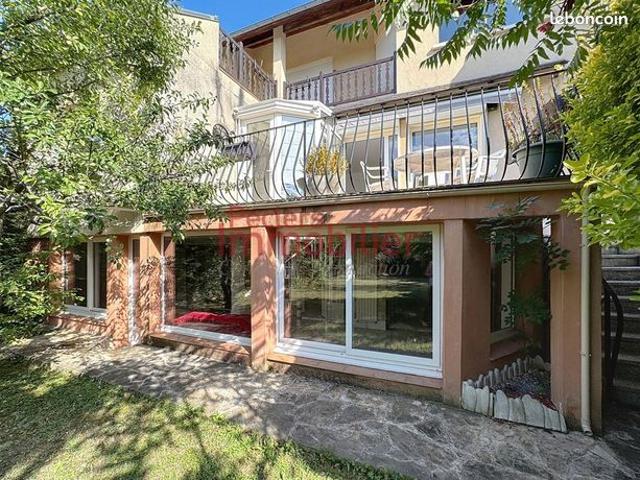 Maison 11 pièces 220 m²