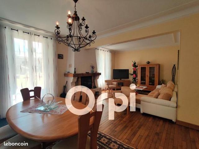 Maison 11 pièces 220 m²