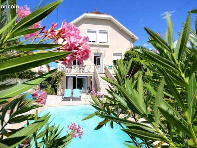 Maison 11 pièces 220 m²