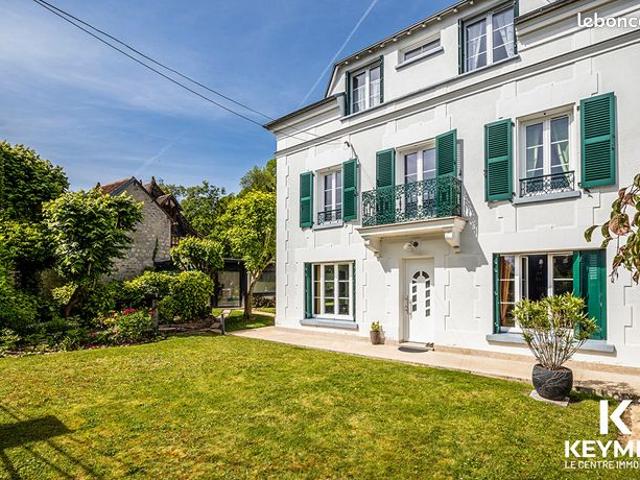 Maison 11 pièces 221 m²