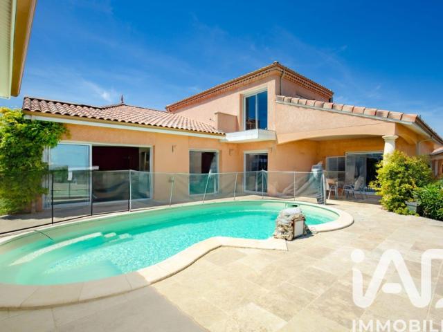 Maison 11 pièces 222 m²