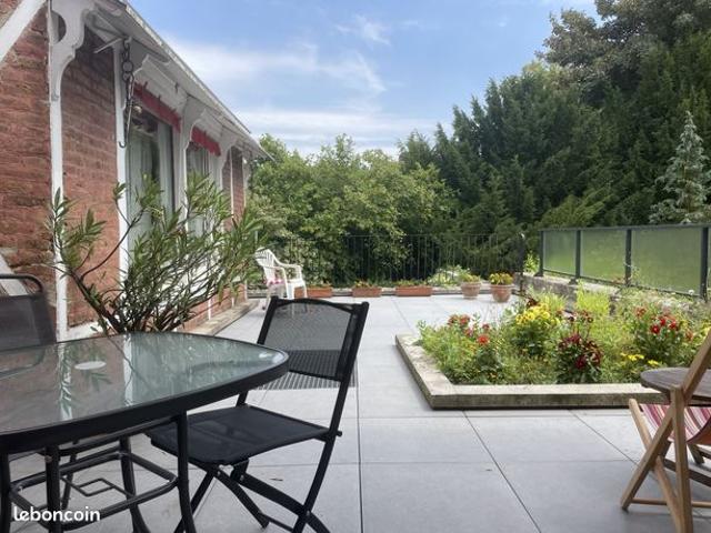 Maison 11 pièces 222 m²