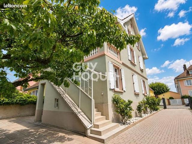 Maison 11 pièces 225 m²