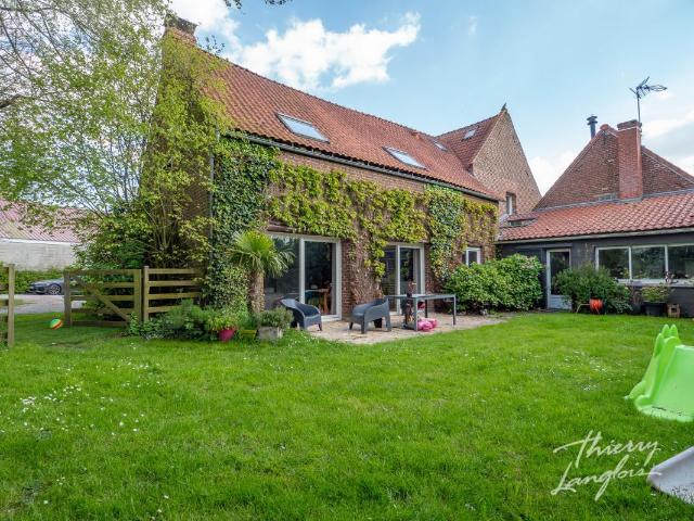 Maison 11 pièces 225 m²