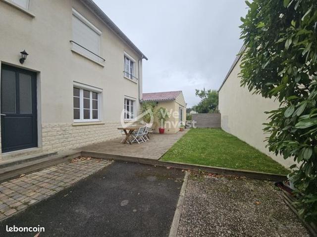Maison 11 pièces 225 m²