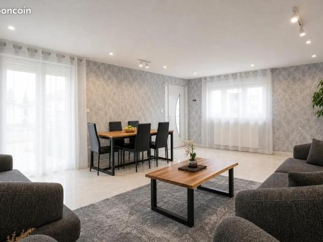 Maison 11 pièces 225 m²
