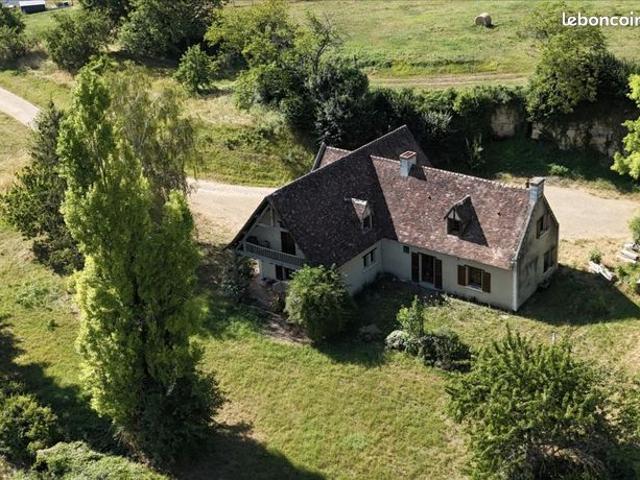 Maison 11 pièces 233 m²