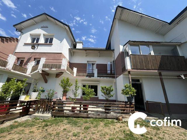 Maison 11 pièces 233 m²