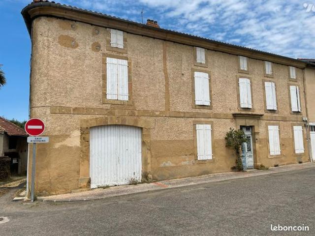 Maison 11 pièces 230 m²