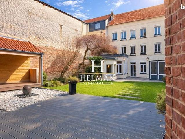 Maison 11 pièces 230 m²