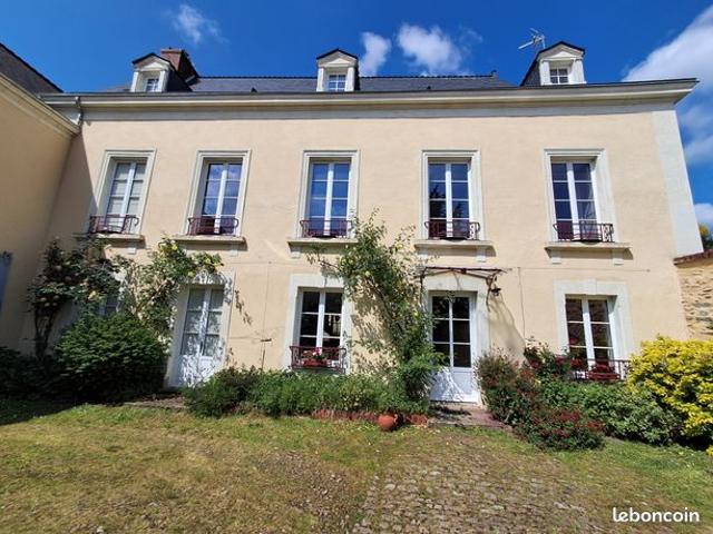 Maison 11 pièces 230 m²