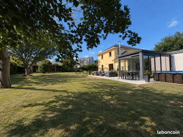 Maison 11 pièces 230 m²