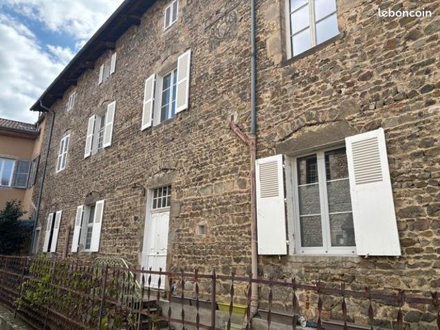 Maison 11 pièces 231 m²
