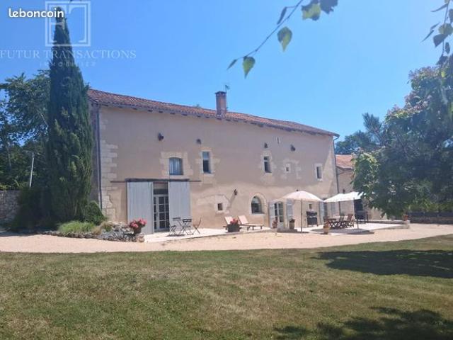 Maison 11 pièces 231 m²