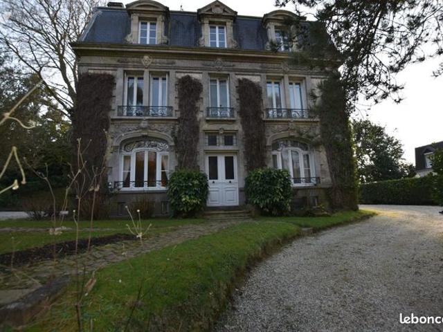 Maison 11 pièces 232 m²