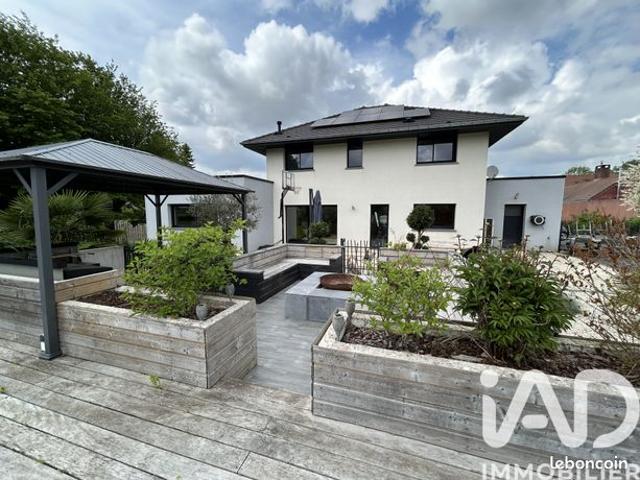 Maison 11 pièces 232 m²