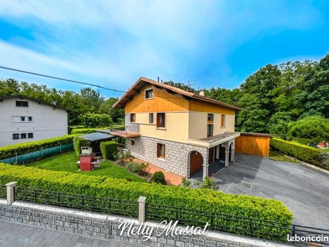 Maison 11 pièces 237 m²