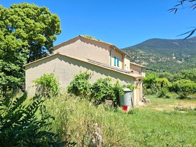 Maison 11 pièces 237 m²