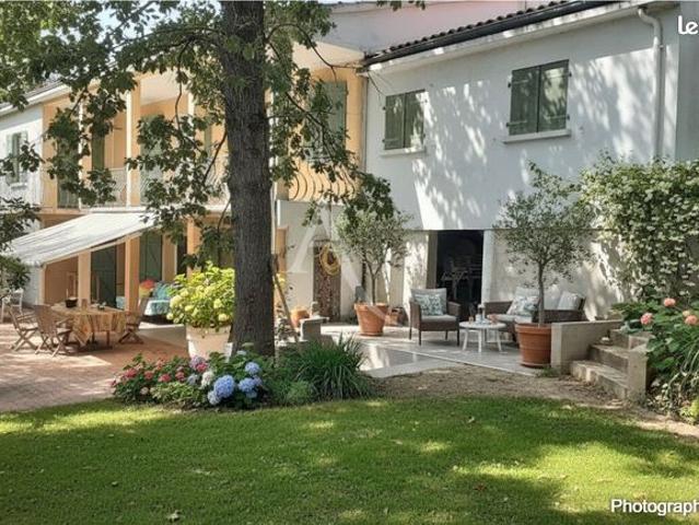 Maison 11 pièces 235 m²