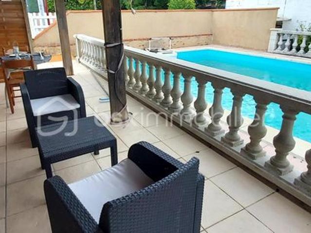 Maison 11 pièces 236 m²
