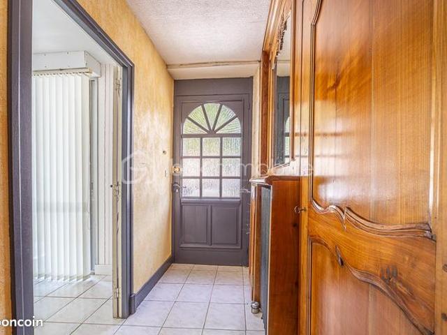 Maison 11 pièces 238 m²