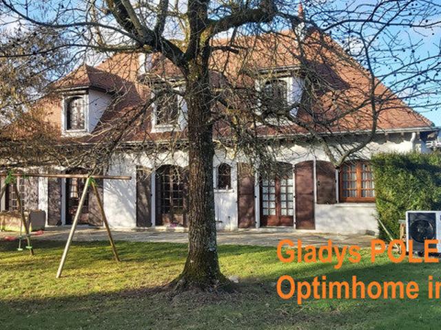 Maison 11 pièces 239 m²
