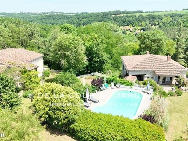 Maison 11 pièces 343 m²