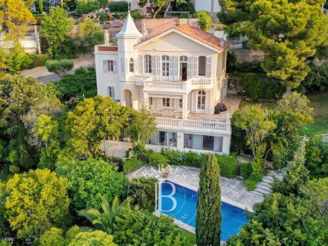 Maison 11 pièces 340 m²