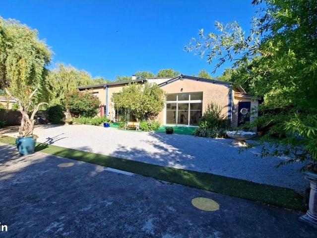 Maison 11 pièces 340 m²