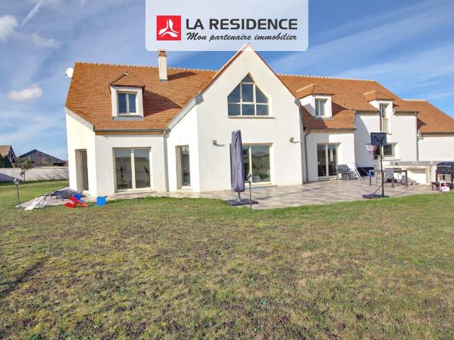 Maison 11 pièces 340 m²