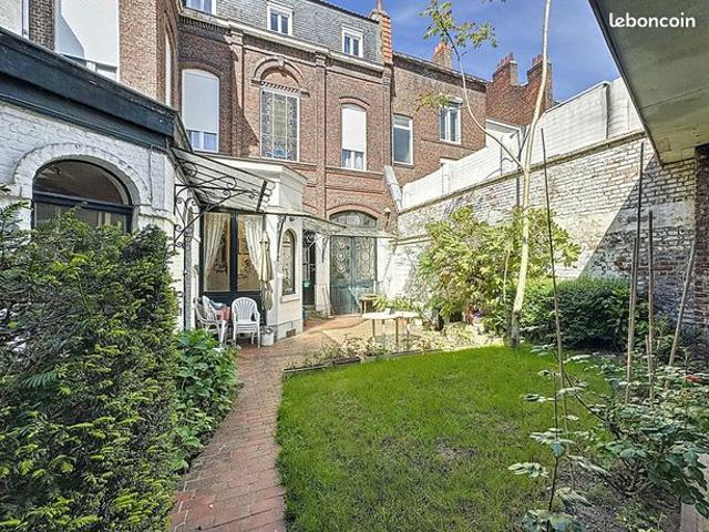 Maison 11 pièces 340 m²