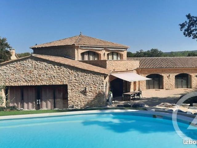 Maison 11 pièces 341 m²