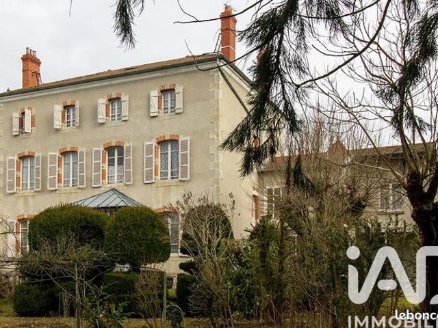 Maison 11 pièces 345 m²