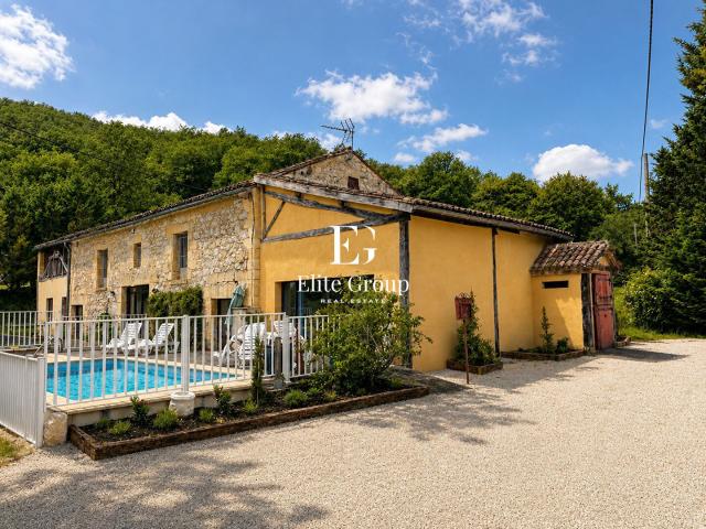 Maison 11 pièces 345 m²