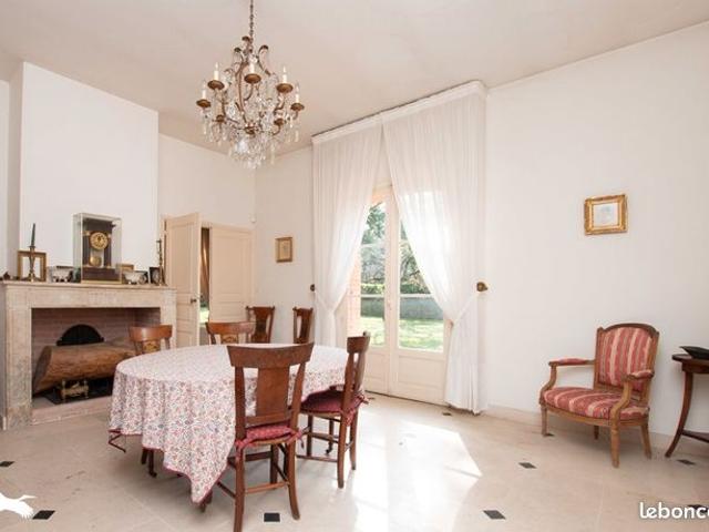 Maison 11 pièces 345 m²