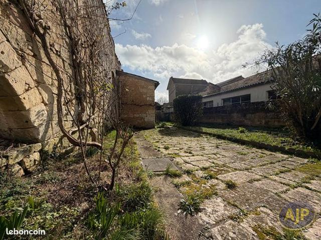 Maison 11 pièces 346 m²