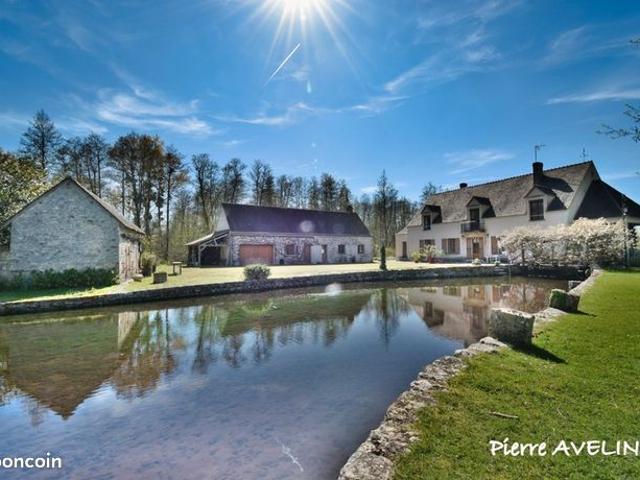 Maison 11 pièces 353 m²